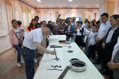 高郵·米脂書法藝術(shù)交流展開(kāi)展，推動(dòng)文化互動(dòng)與區(qū)域合作